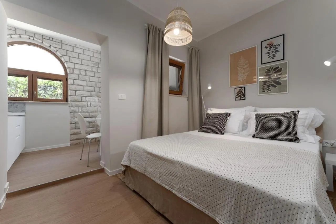 Apartments Alloro By Seeadria Agency Novigrad Istria Gasthof